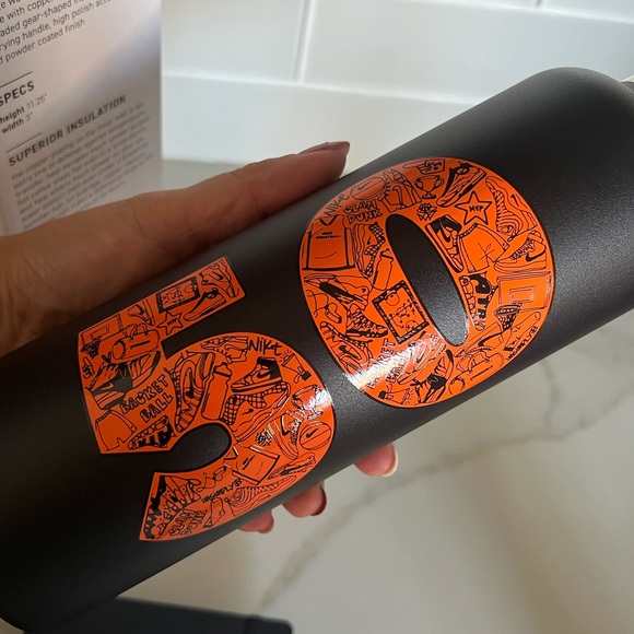 ✔️ New✔️ NIKE 50th Anniversary Stainless Steel Bottle & Notebook Bundle - Picture 4 of 6